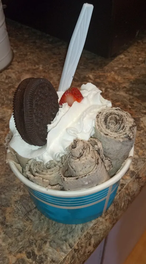 Oreo Rolled Iced Cream